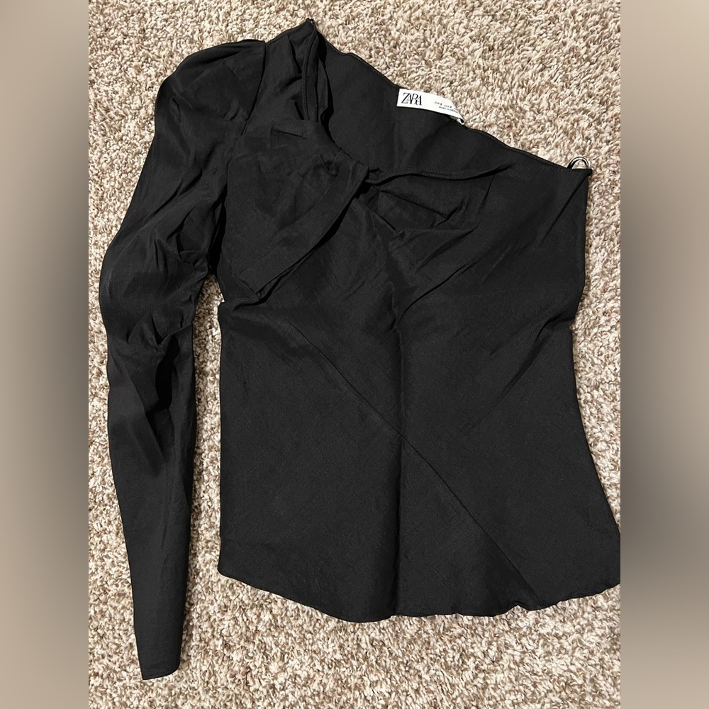 ZARA Asymmetrical Top